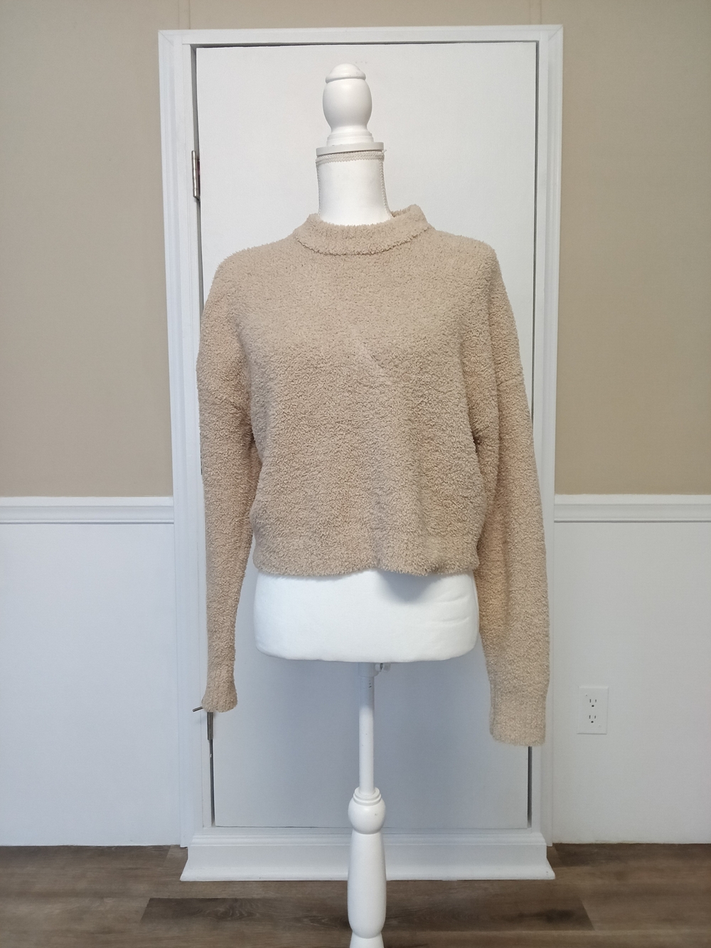 Abercrombie & Fitch Beige Crewneck Fuzzy Sweater